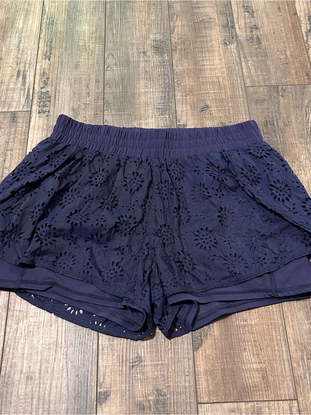 Aerie Nylon Navy Running‎ Shorts With Flower Eyelets Size Medium